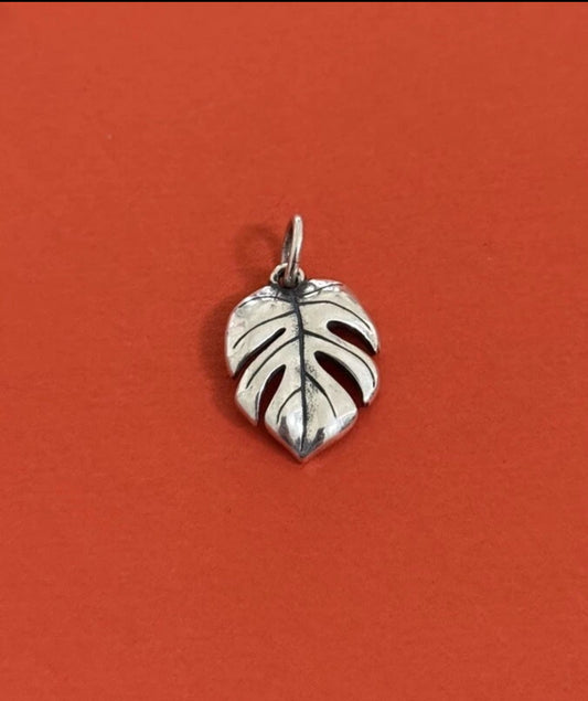 Pre-Owned James Avery Retired Sterling Silver Monstera Leaf Charm