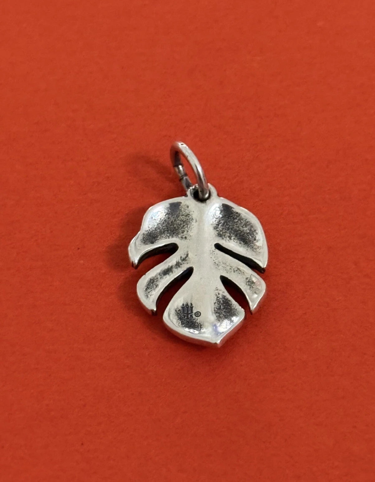 Pre-Owned James Avery Retired Sterling Silver Monstera Leaf Charm