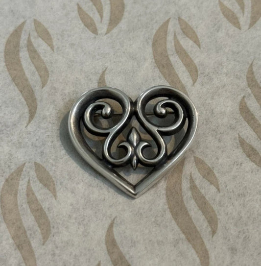 Pre-Owned James Avery Retired Sterling French Scroll Heart Pin