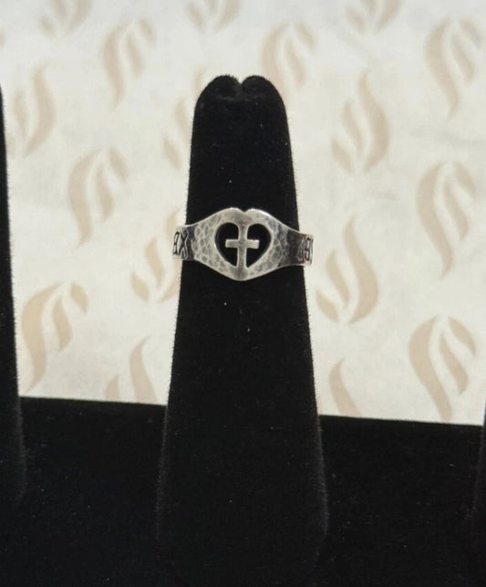 Pre-Owned James Avery Sterling Silver Retired Jesus of Nazerene Heart Cross Ring Size 5.5