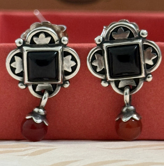 Pre-Owned James Avery RARE Retired Sterling Silver Onyx Carnelian Drop Dangle Earrings