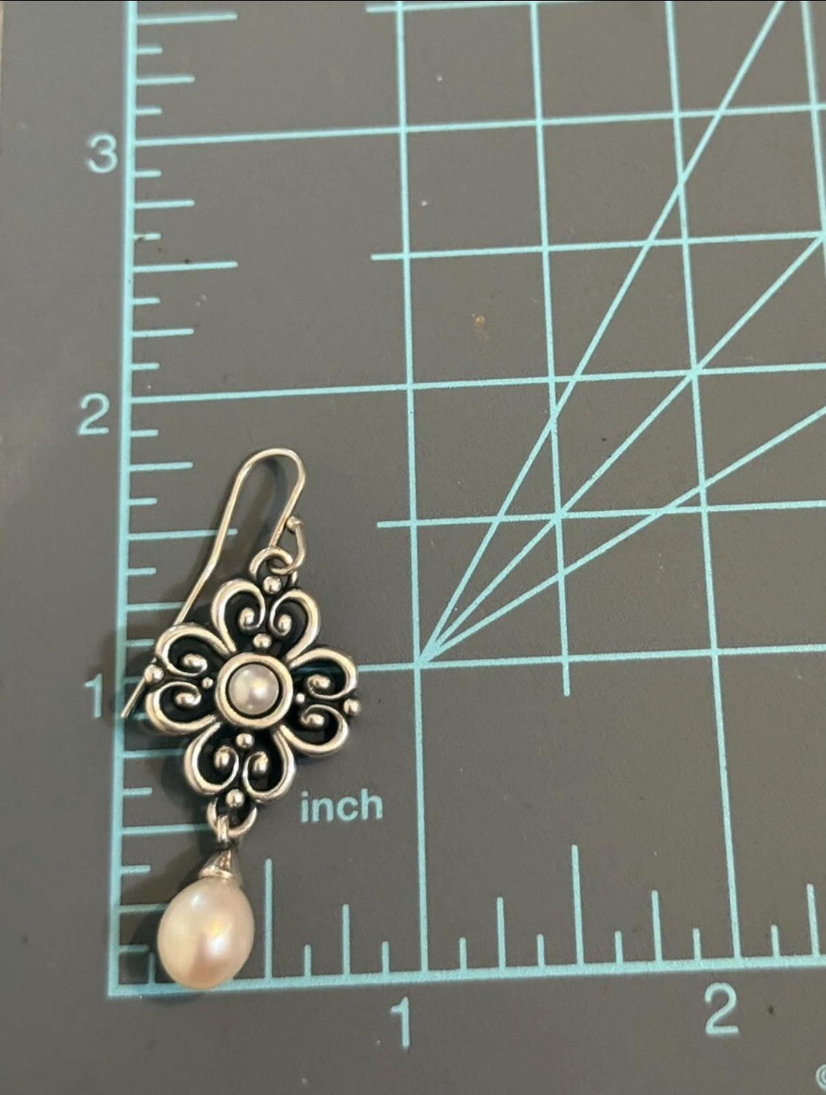 Pre-Owned James Avery Retired Sterling Silver Cross of Adoration Ear Hooks w/ Pearls