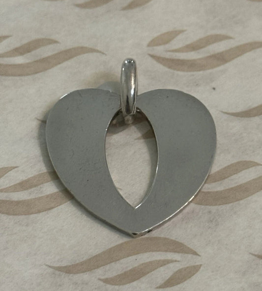 Pre-Owned James Avery Retired Sterling Silver Oval Heart Pendant