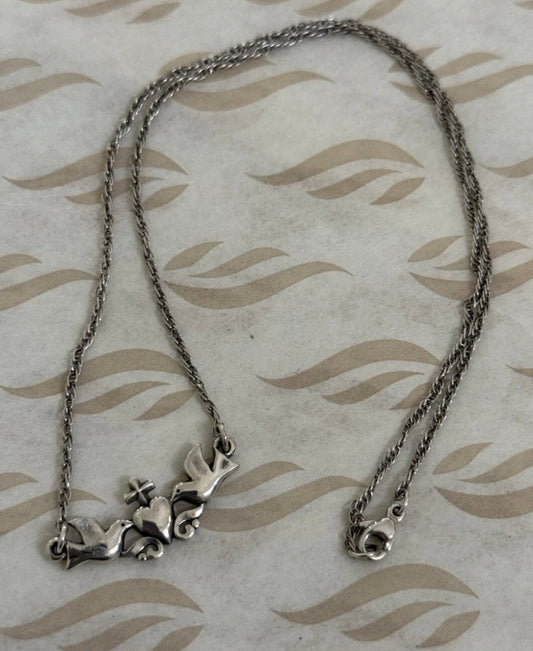 Pre-Owned James Avery Retired Sterling Silver Love Doves With Heart & Cross 16” Necklace