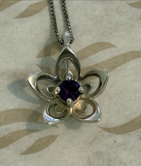 Pre-Owned James Avery Retired 925 Silver Star Flower & Amethyst Pendant w/ 18”Necklace