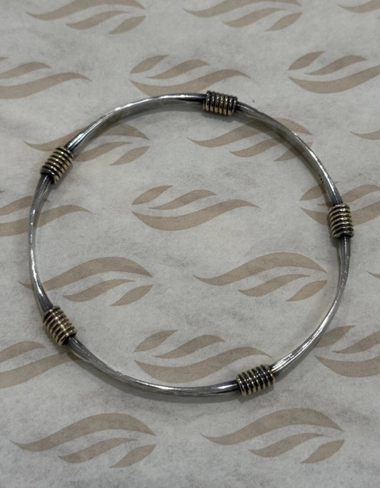 Pre-Owned James Avery Retired Sterling Silver And 14k Kalahari Hammered Bangle Bracelet