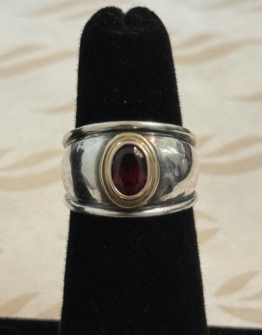 Pre-Owned James Avery Retired Garnet Christina Ring Sterling Silver and 18k Gold Size 5