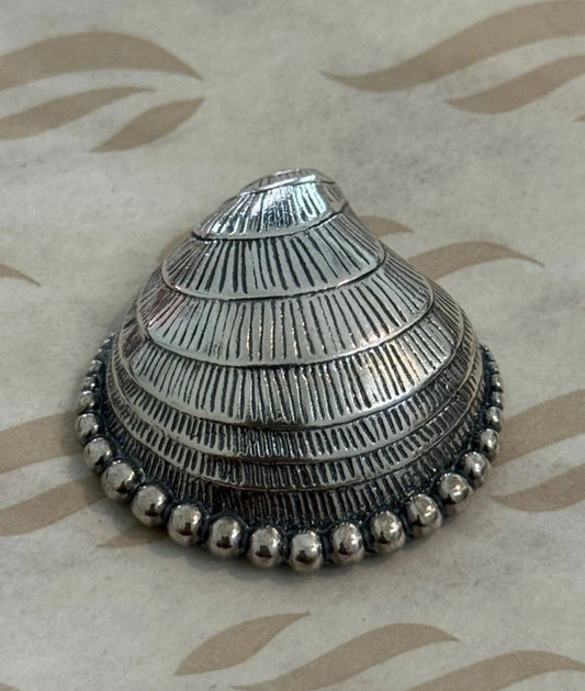 Pre-Owned James Avery Retired Sterling Silver Beaded Shell Pendant