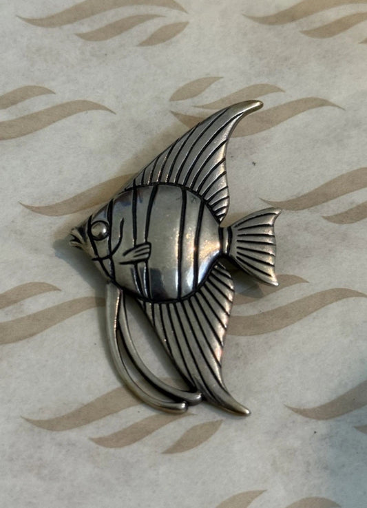 Pre-Owned James Avery Retired Sterling Silver Large Angel Fish Pendant or Brooch