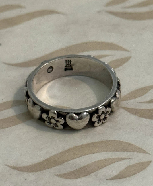 Pre-Owned James Avery Retired Sterling Silver Hearts & Flowers Ring Size 5.5