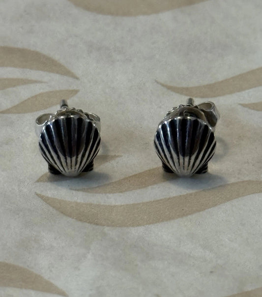 Pre-Owned James Avery Retired Sterling Silver Shell Studs Earrings