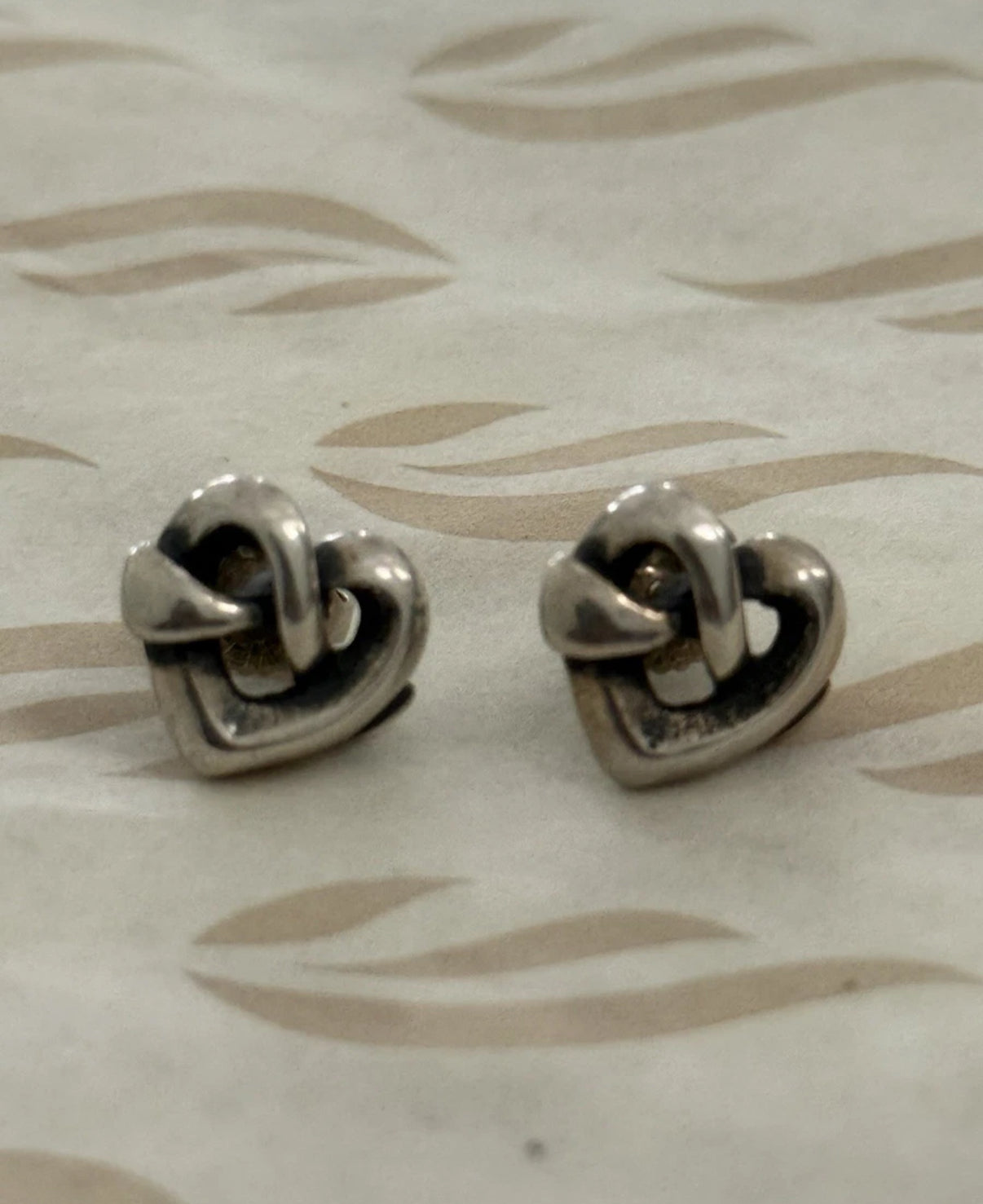 Pre-Owned James Avery Retired Sterling Silver Heart Knot Stud Earrings