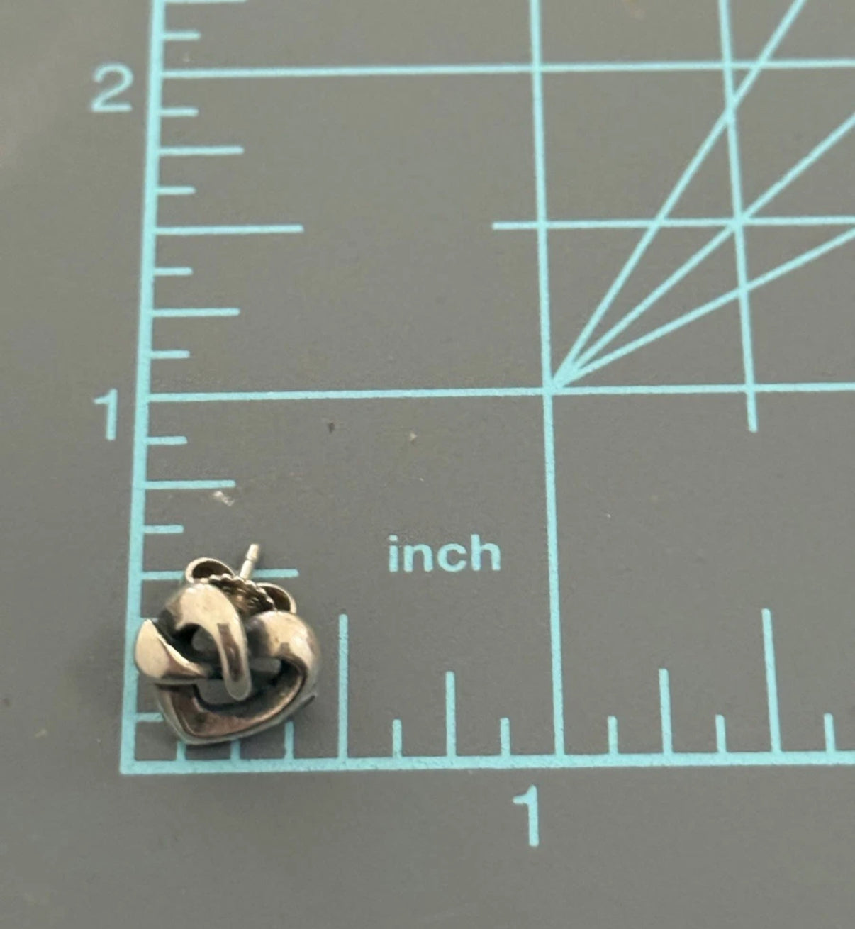 Pre-Owned James Avery Retired Sterling Silver Heart Knot Stud Earrings