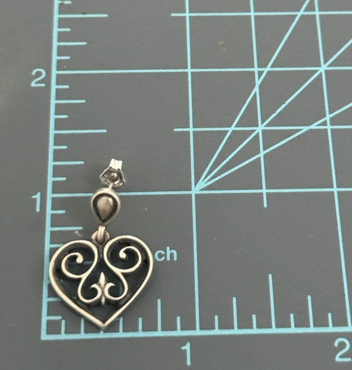 Pre-Owned James Avery Retired Sterling Silver French Heart Scroll Dangle Earrings