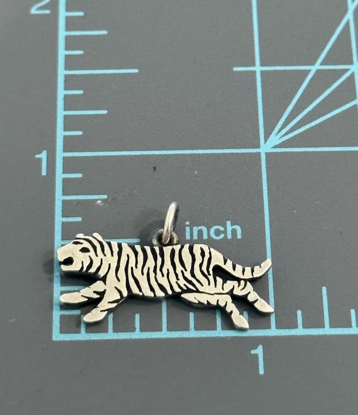 Pre-Owned James Avery Sterling Silver Retired RARE Bengal Charm