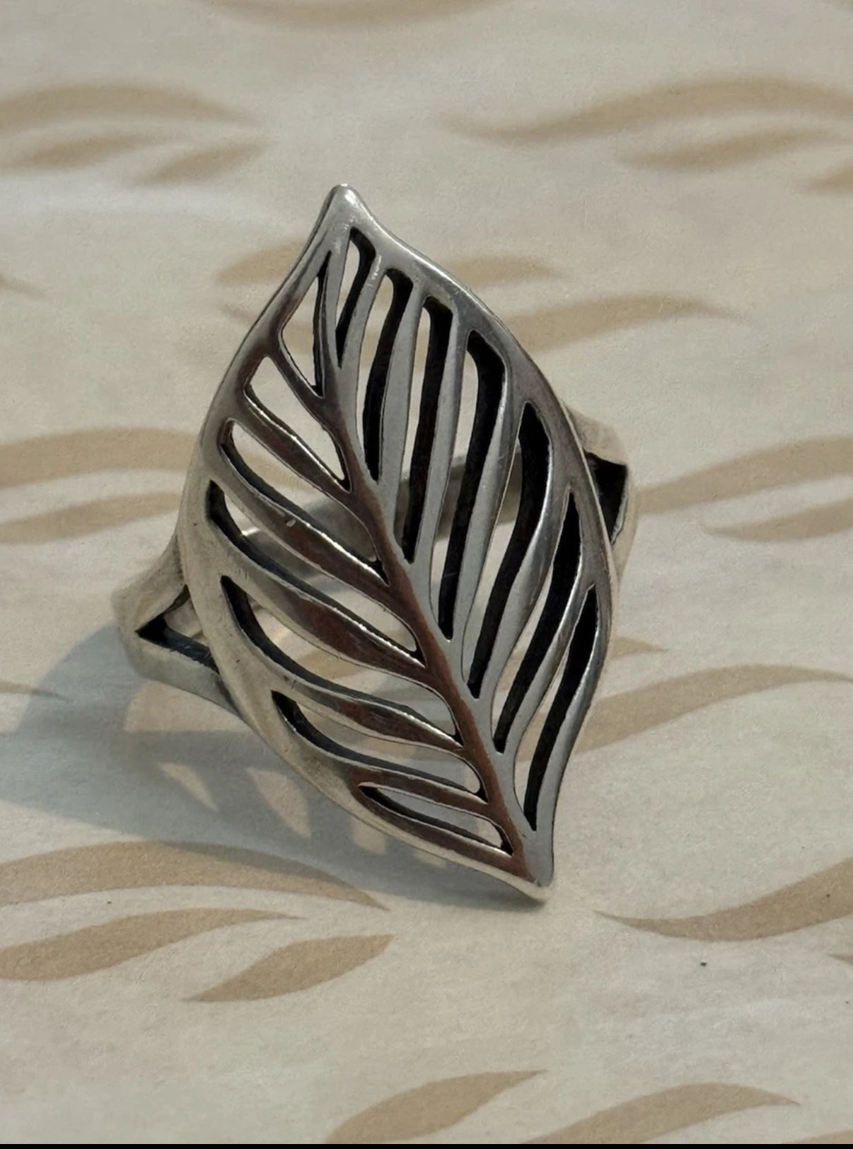 Pre-Owned James Avery Retired Sterling Silver HTF Open Leaf Ring Size 10.5