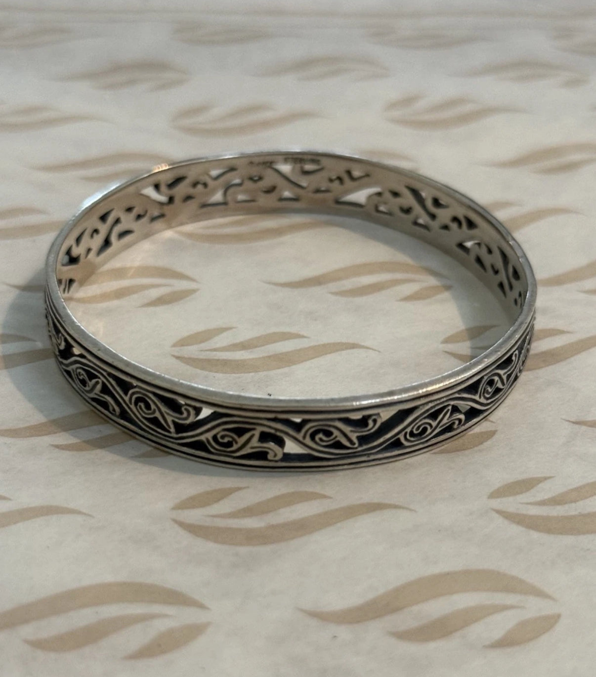 Pre-Owned James Avery Retired Sterling Silver Entitled Apollonia Bangle Bracelet