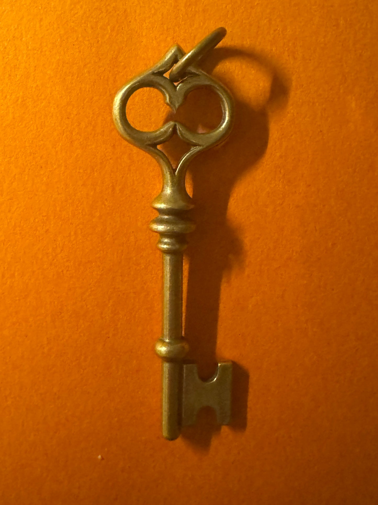 Pre Owned James Avery RETIRED Bronze Renaissance Key Pendant Skeleton Key