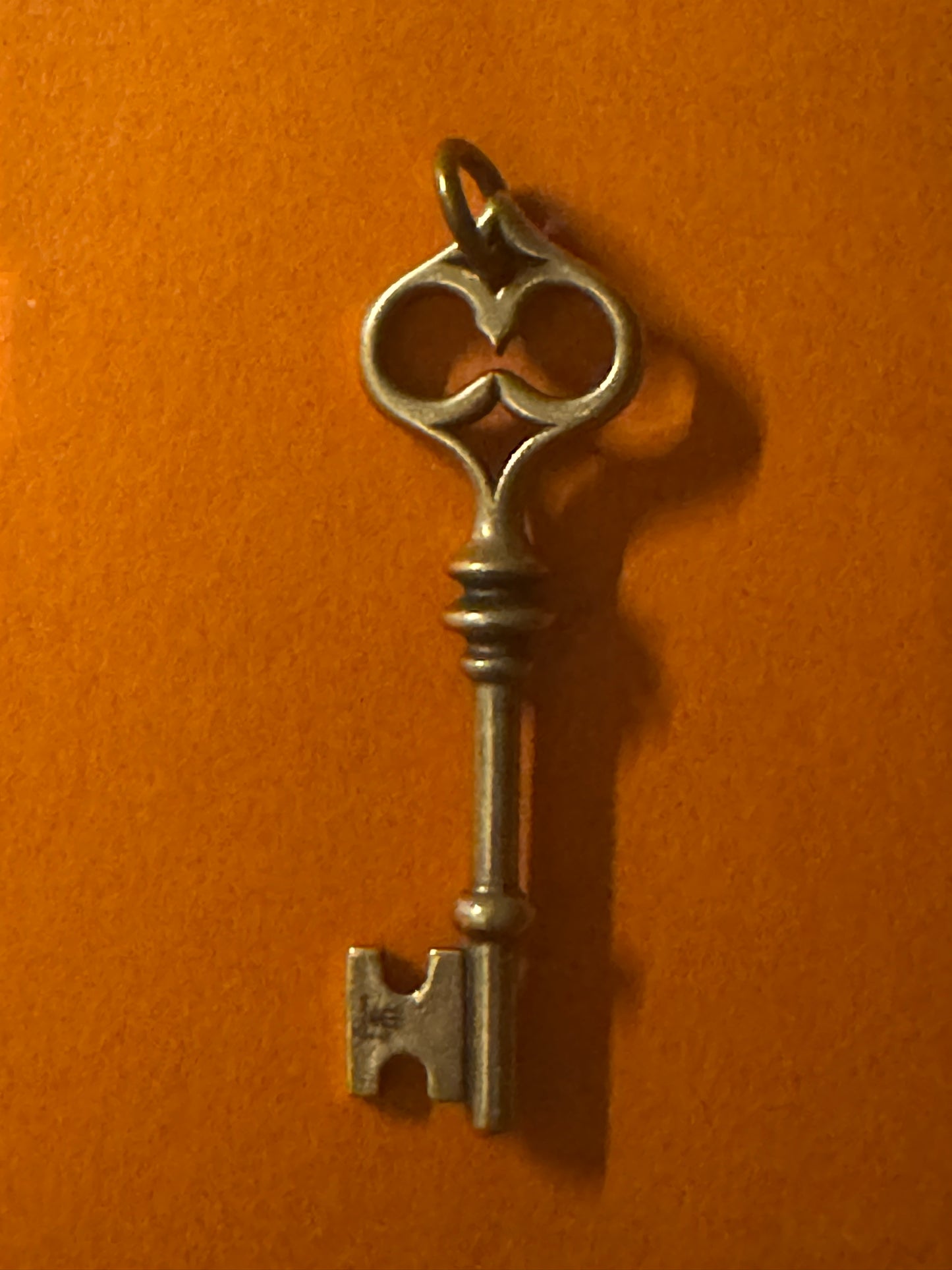 Pre Owned James Avery RETIRED Bronze Renaissance Key Pendant Skeleton Key