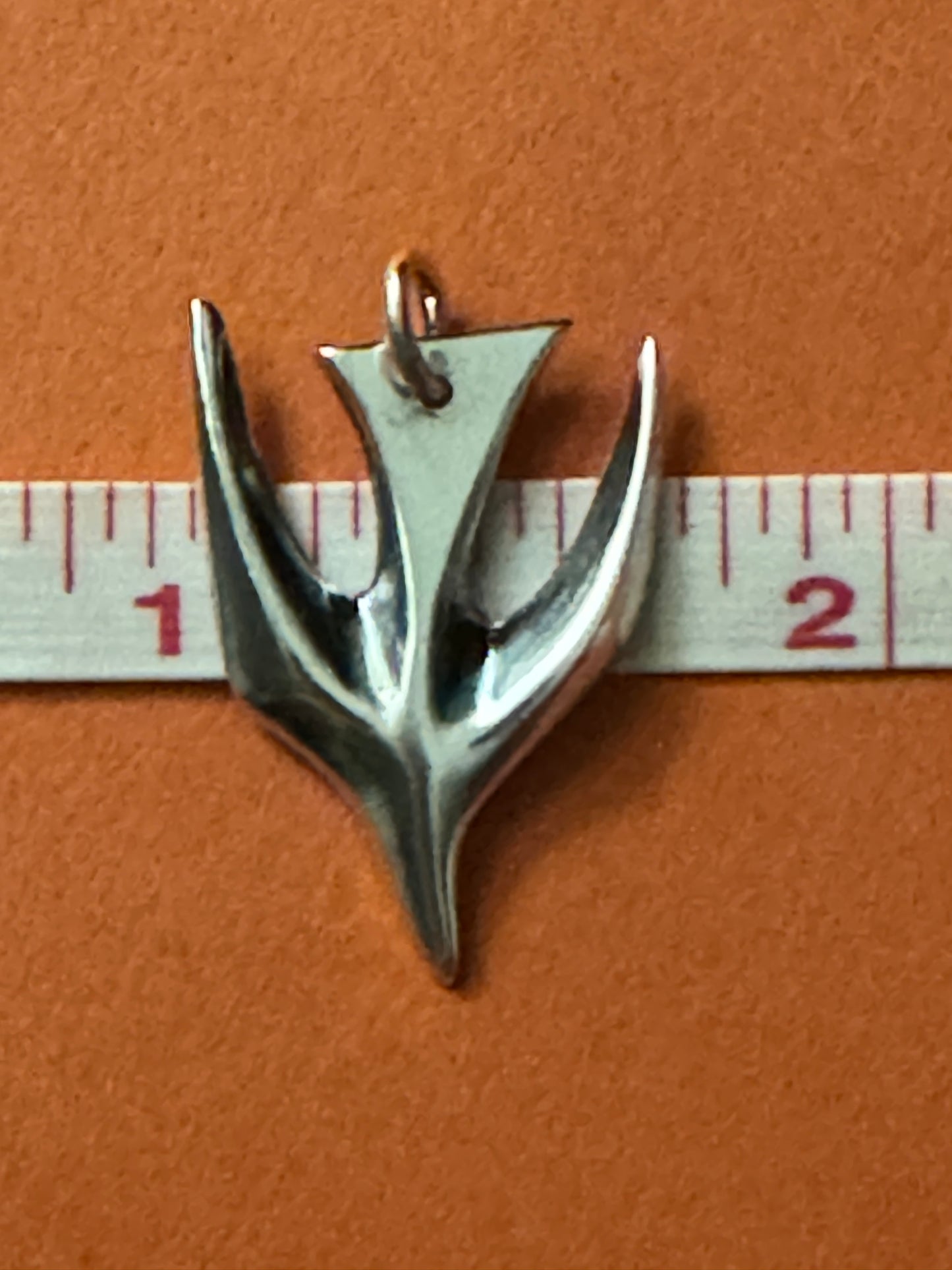 Pre Owned James Avery Retired Silver Descending Dove Pendant