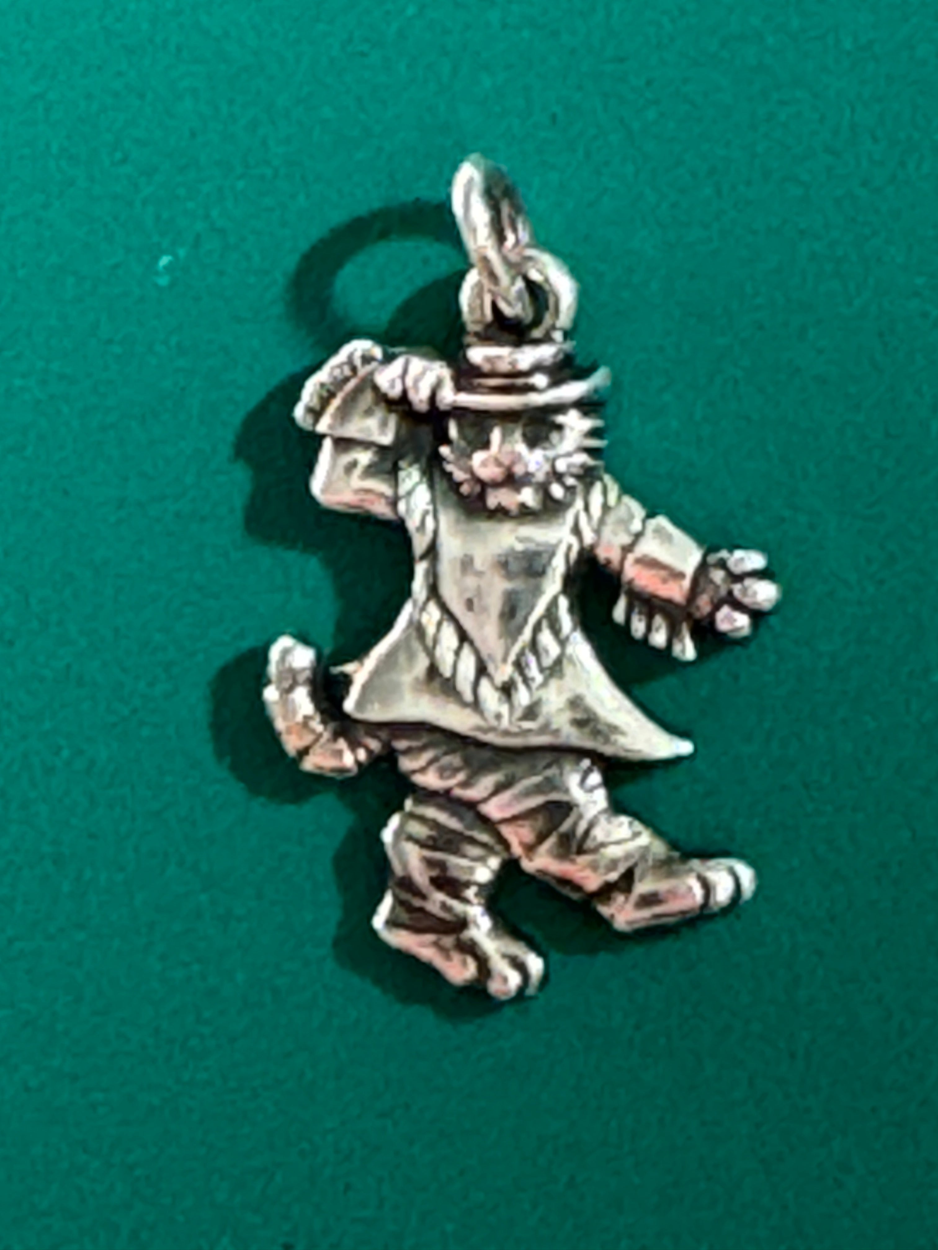 Retired James Avery Sterling 2024 Silver Feline Kitty Cat Charm