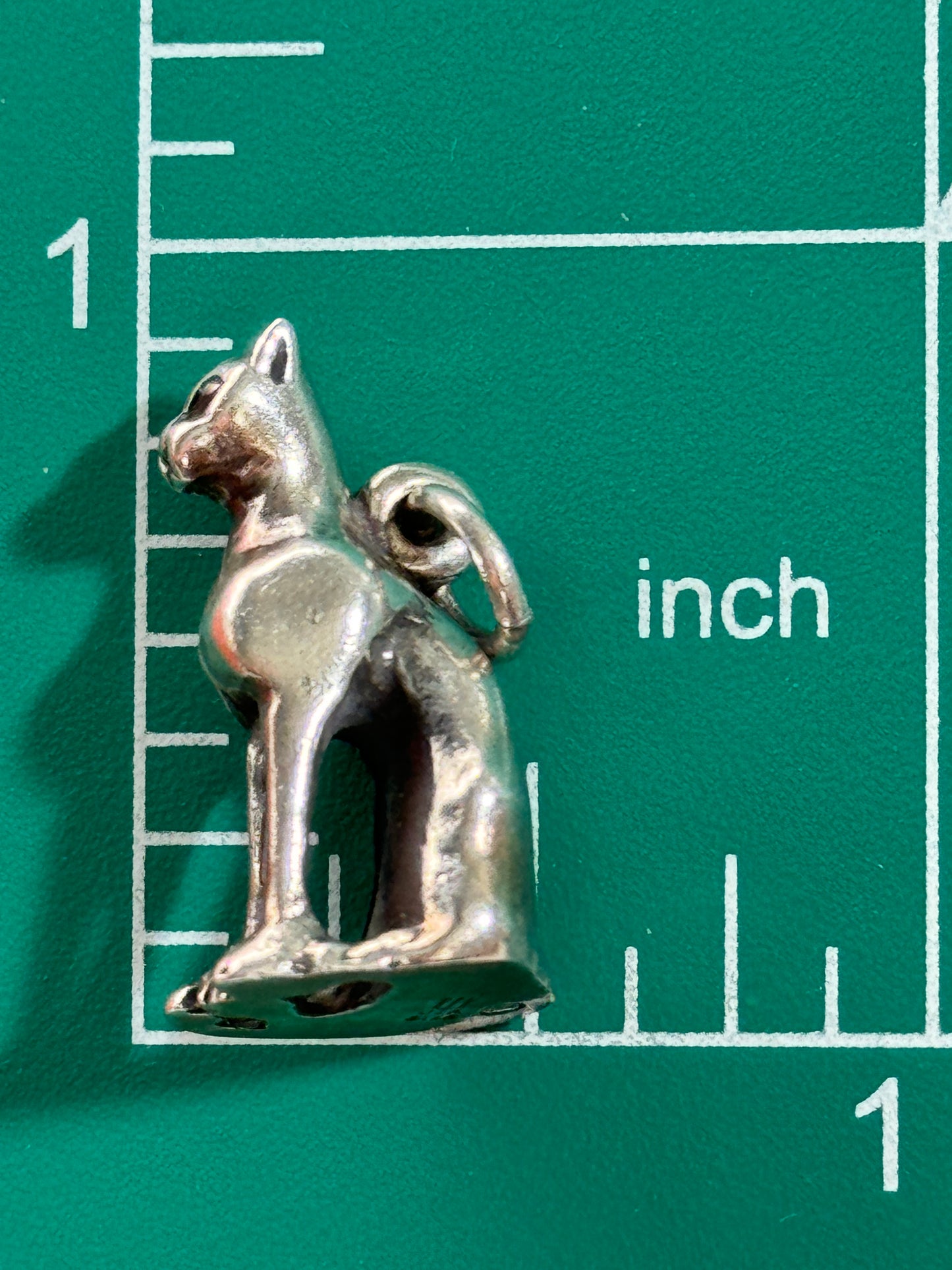 Pre Owned James Avery Retired Silver 3D Vintage Sitting Cat Charm or Pendant