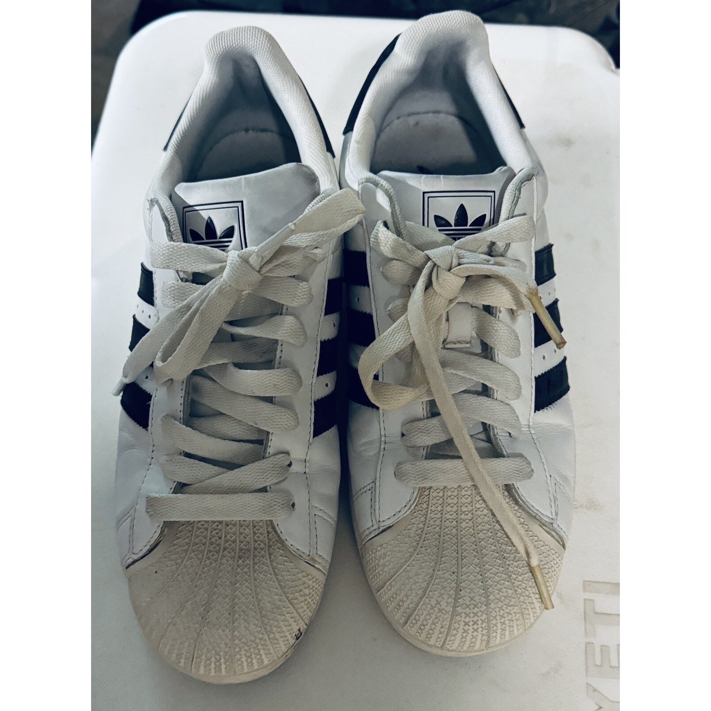 Mens Boys Adidas 3 Black Stripes Running Tennis Shoes Size 7.5 Pre-Owned