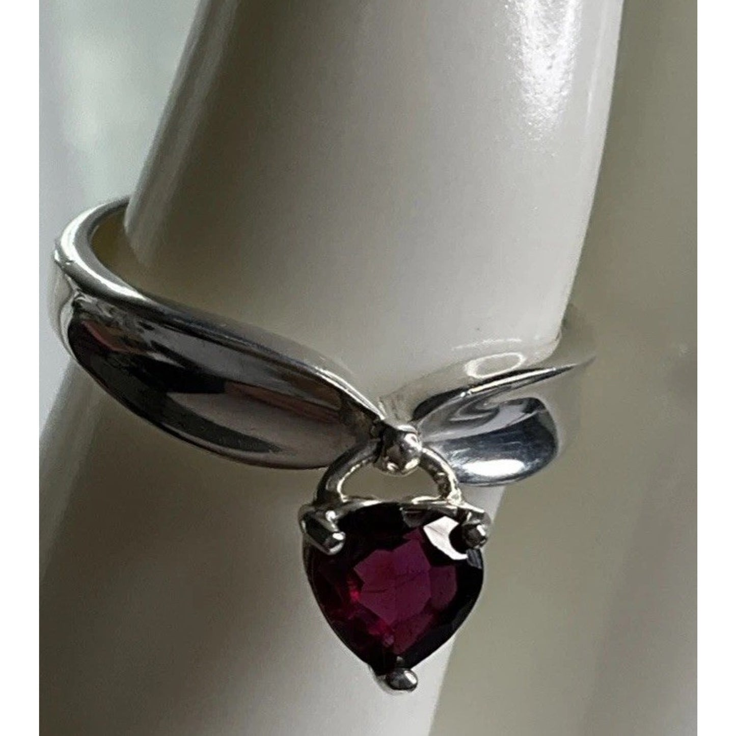 Vintage Avon Sterling Silver Garnet Red Heart Gemstone Dangle Ring Size 8.5
