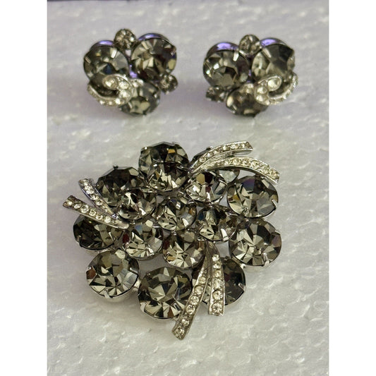 Vintage Weiss Smoky Gray Rhinestone Brooch & Earrings Demi Parure Mid Century