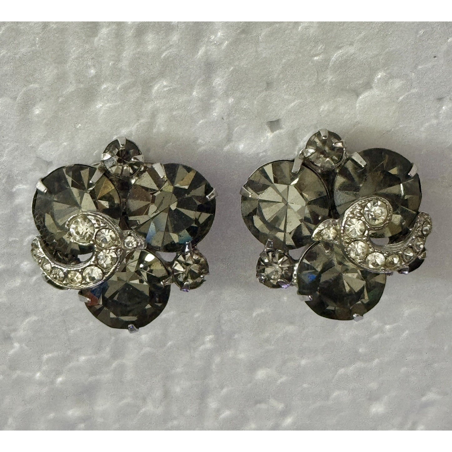Vintage Weiss Smoky Gray Rhinestone Brooch & Earrings Demi Parure Mid Century