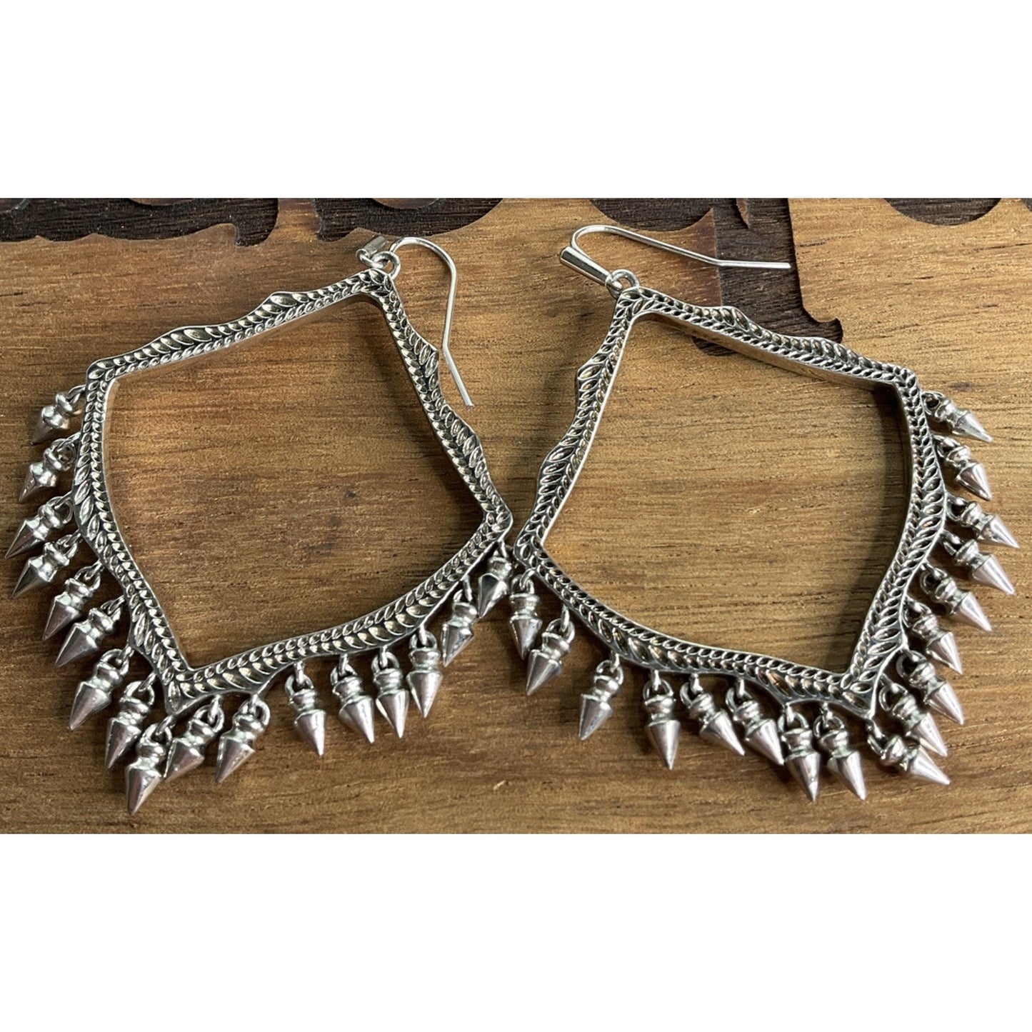 Retired Kendra Scott Geometric Silver Tone Dangle Lacy Fringe Earrings