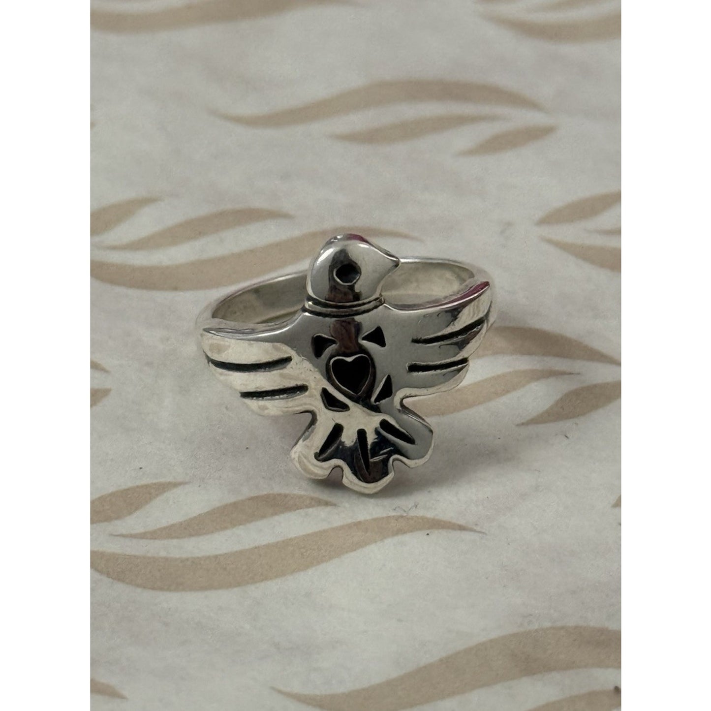 Pre owned James Avery RARE Retired Sterling Silver Rain Dove Bird Ring Heart Center Size 8