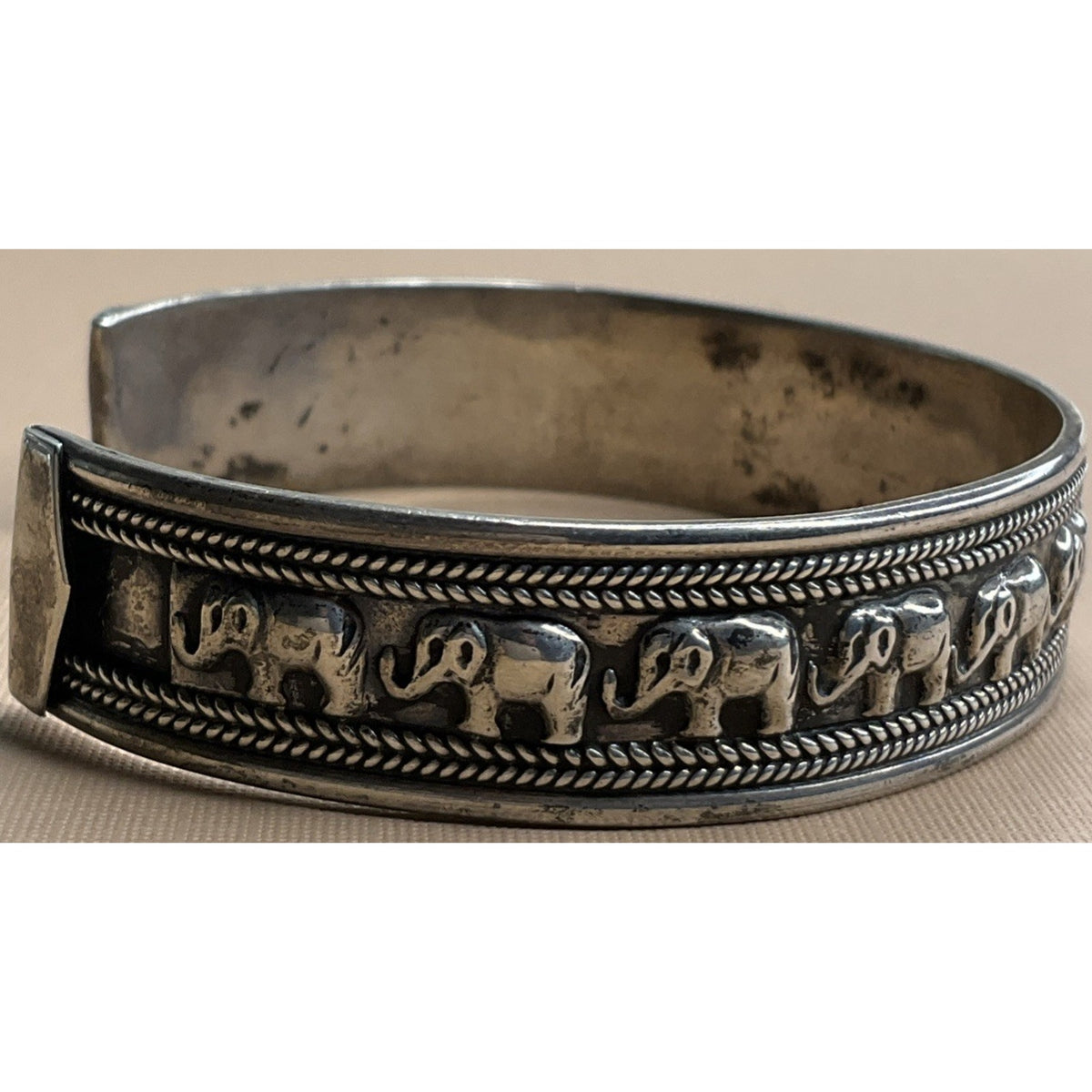 925 Sterling Silver Elephant Cuff Bracelet 27g Oxidized Rope Detail Vintage