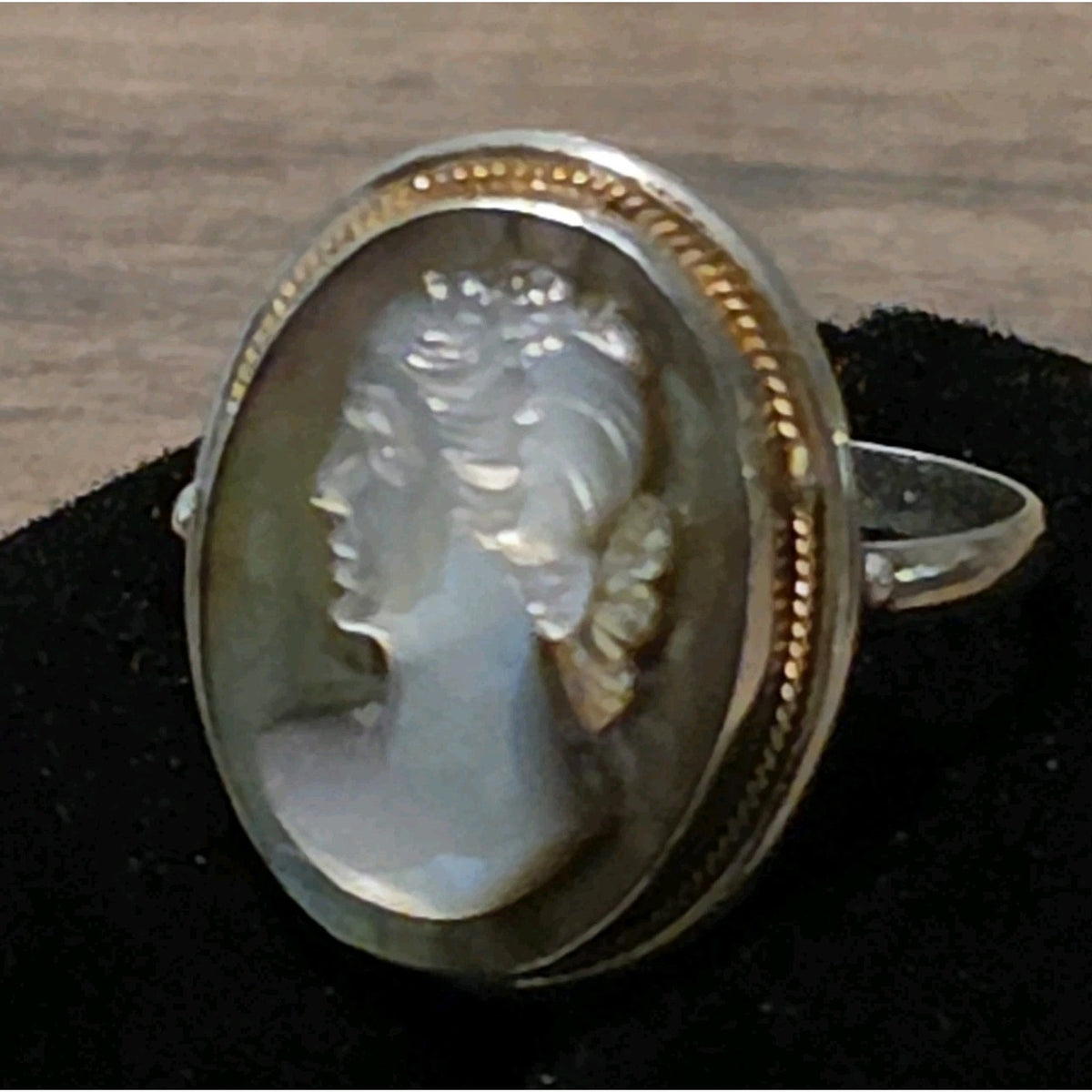 Vintage 800 Silver Cameo Mother Of Pearl Two Tone Twisted Ring Sz 6.75