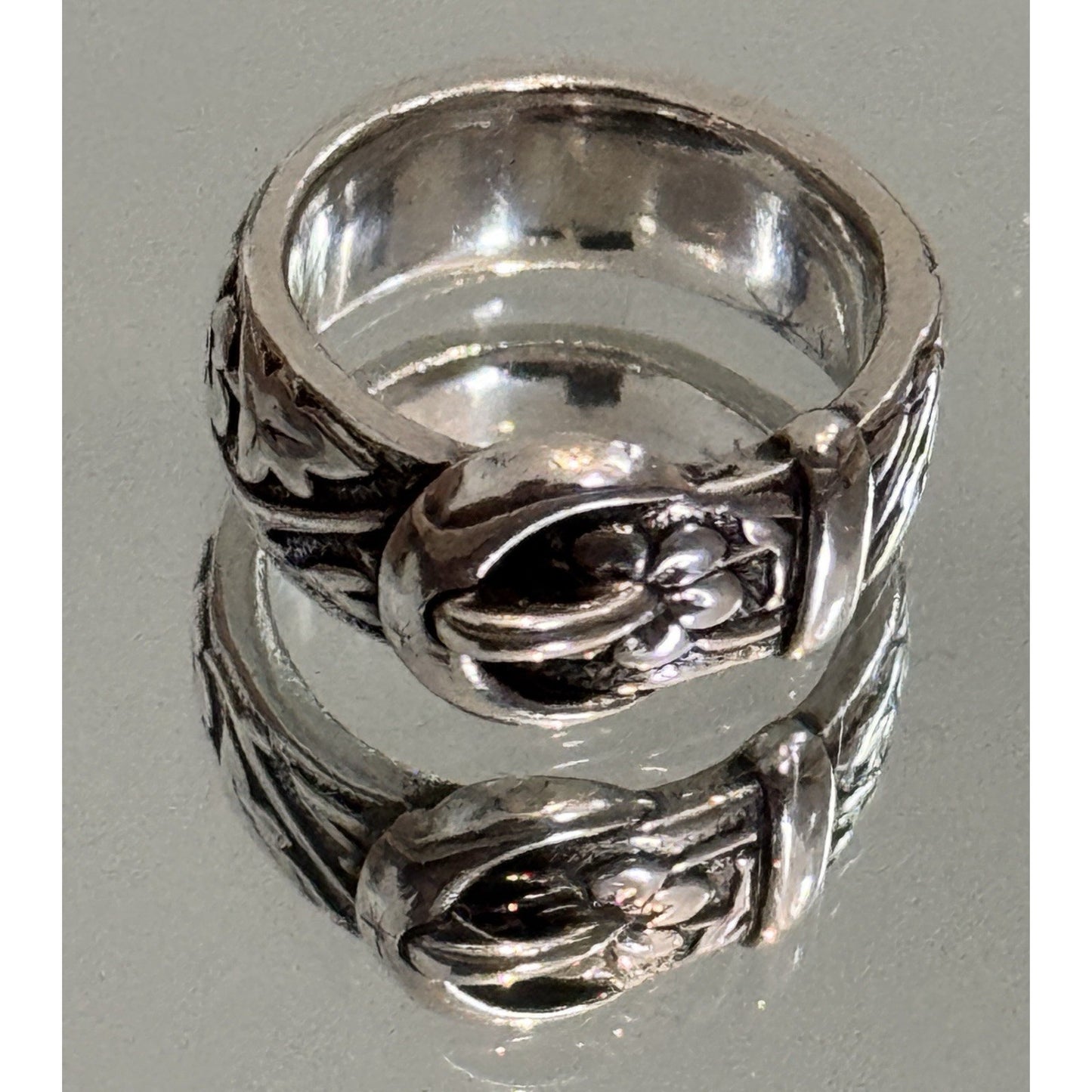 James Avery Retired Belt Buckle Floral Ring Sterling Silver Ring Size 6.5