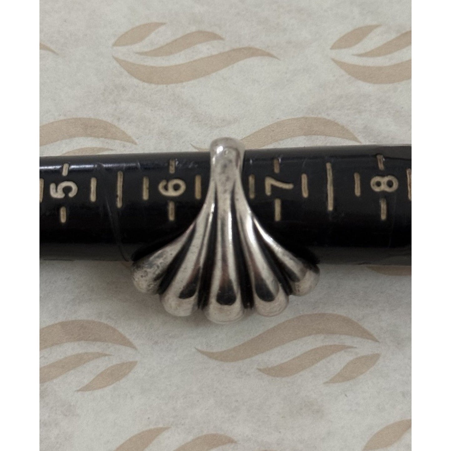 Pre owned James Avery Vintage Retired Sterling Silver Scalloped Dome Ring Size 6.5