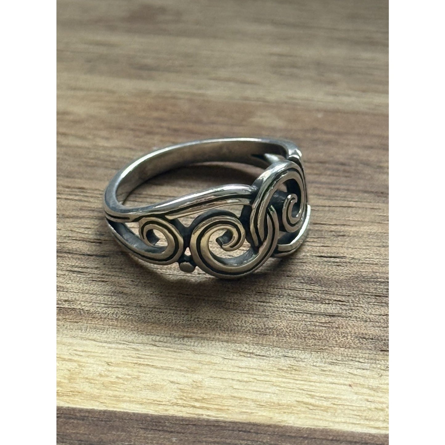 James Avery Retired Sterling Silver Swirl Gentle Waves Ring Size 6.5