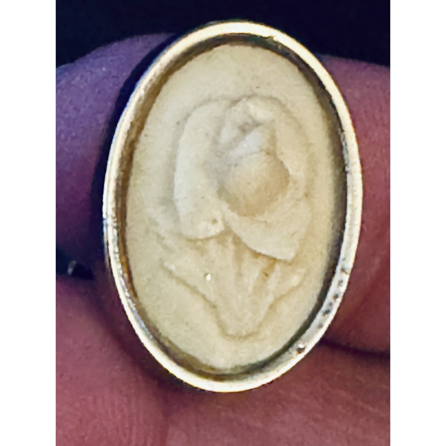 Vintage Hand Carved Shell Cameo Gold Tone Earrings Floral Design Screw Back