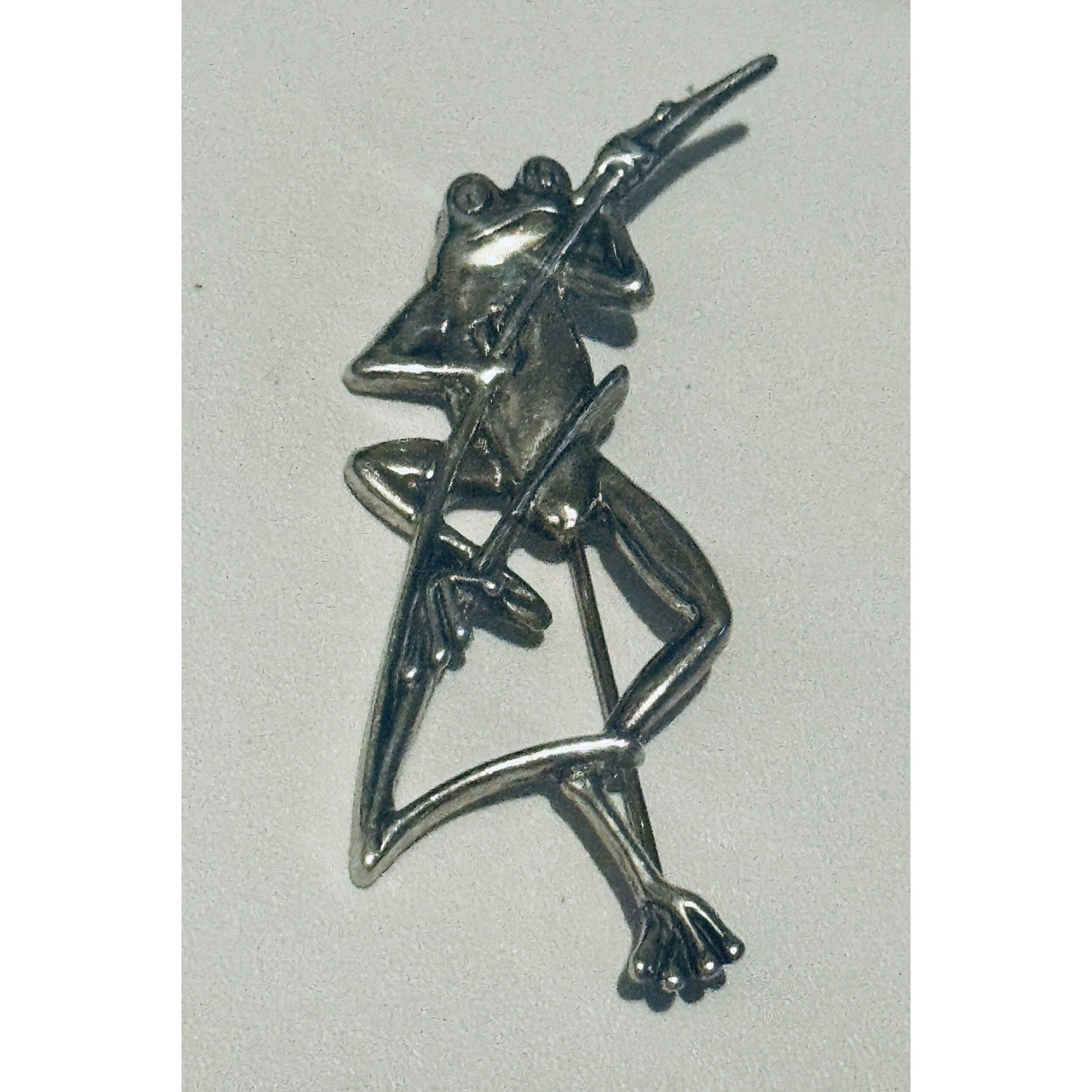 Vintage Sterling Silver Climbing Frog Brooch Pin 5.2g Tree Frog on Reed
