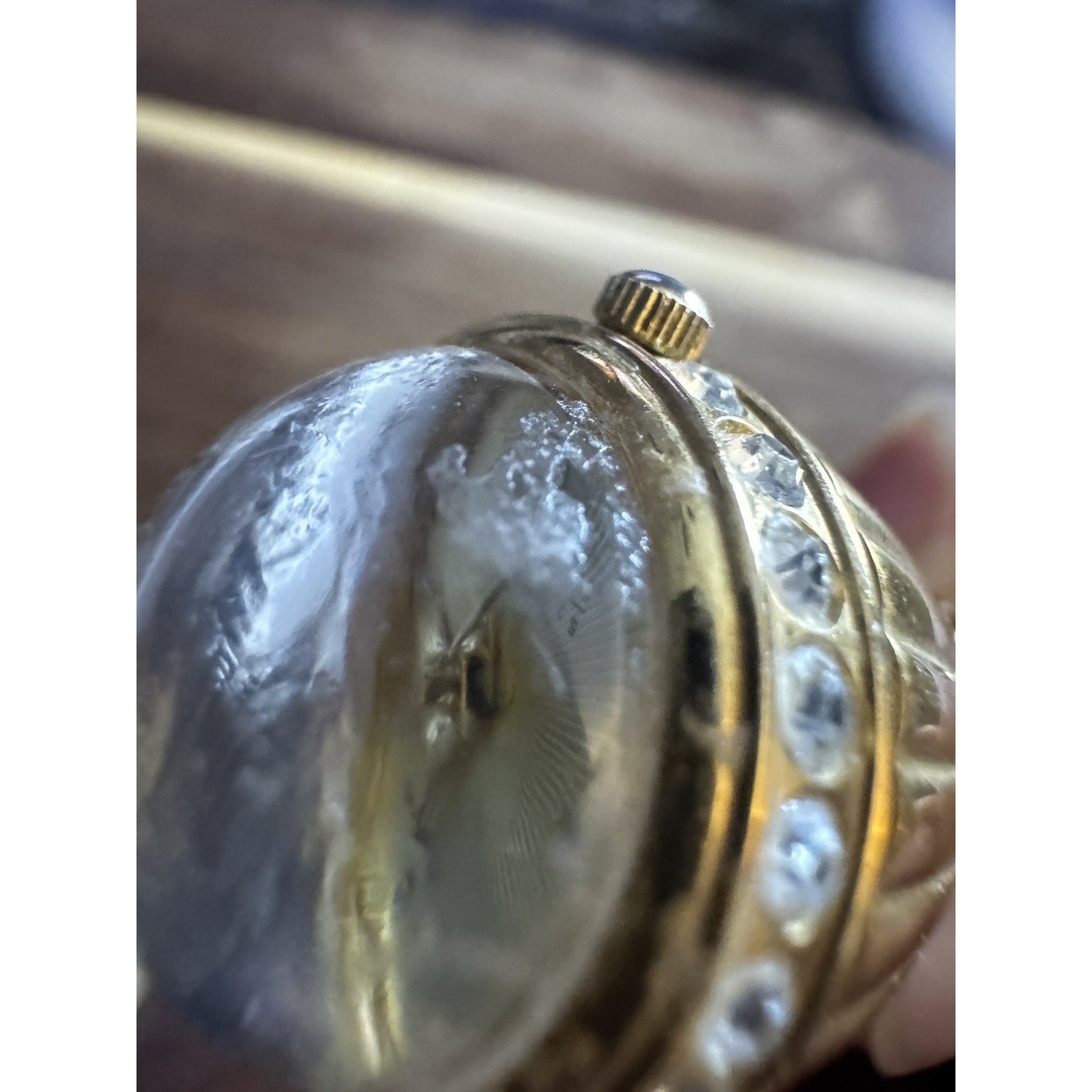 Vintage Joan Rivers Classics Quartz Bow Egg Watch Pendant On Gold Tone 30” Chain