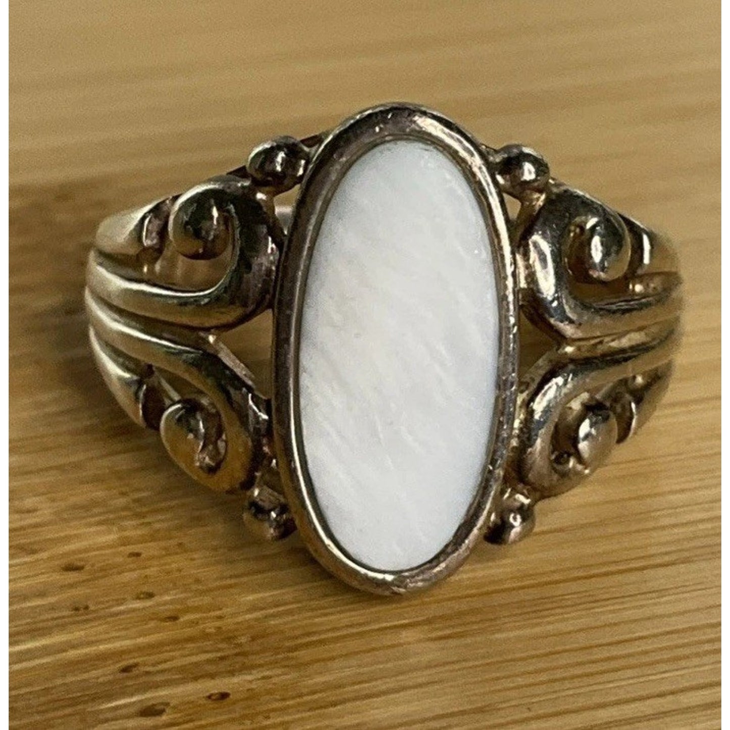 Vintage Sterling Silver Mother of Pearl Ring Oval Cabochon Scroll Filigree Sz 8