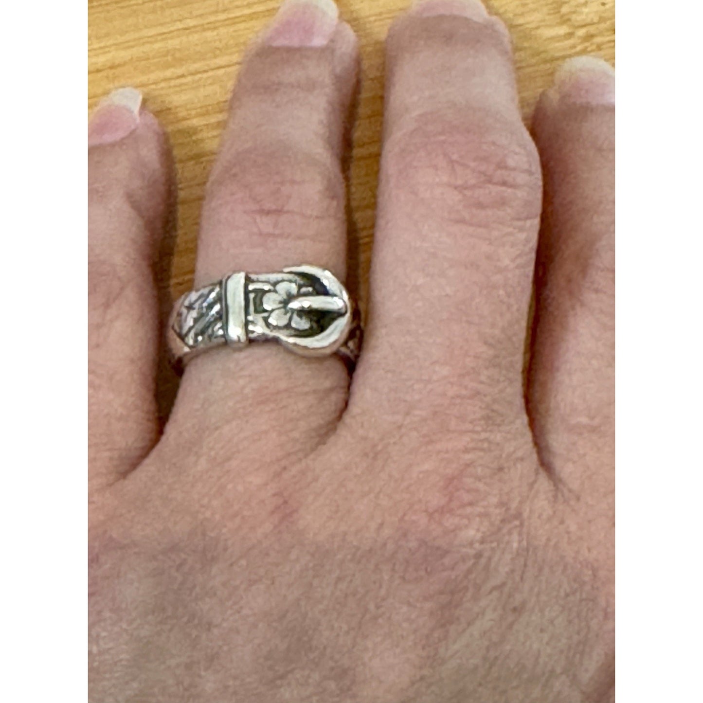James Avery Retired Belt Buckle Floral Ring Sterling Silver Ring Size 6.5