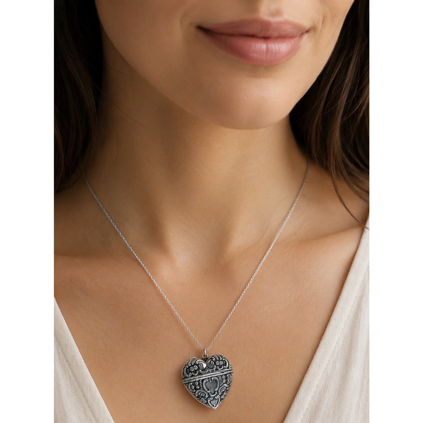 Vintage Victorian Heart Shaped Sterling Silver Repousse Match Safe Pendant 925