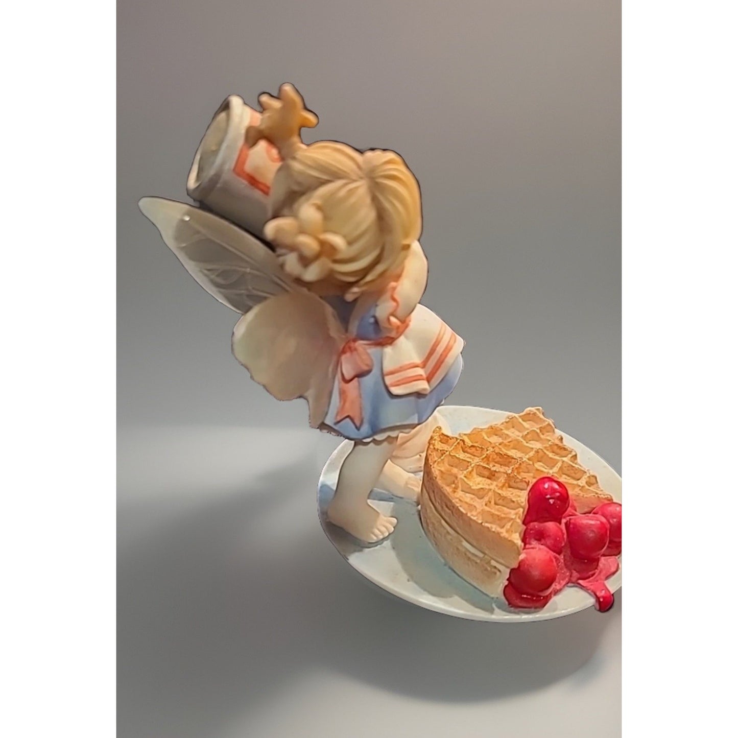 Enesco My Little Kitchen Fairies Waffle Fairie Cherry 2007 4008929