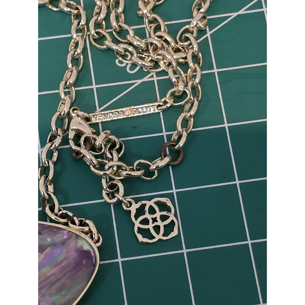 Retired KENDRA SCOTT Mckenna Gold Statement Pendant Necklace in Lilac Abalone