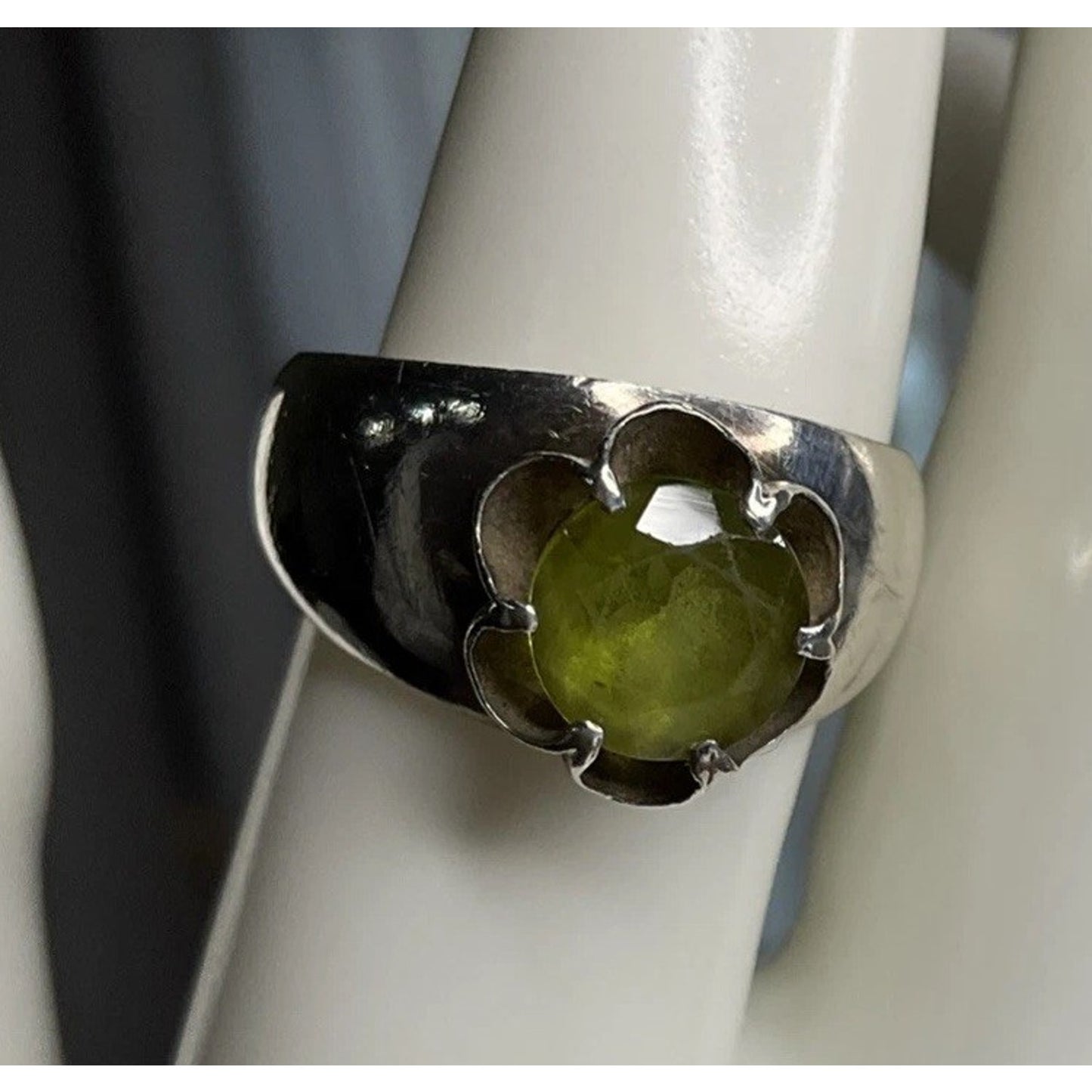 Sterling Silver Green Stone Solitaire Ring Size 8.5 Modernist Statement 925