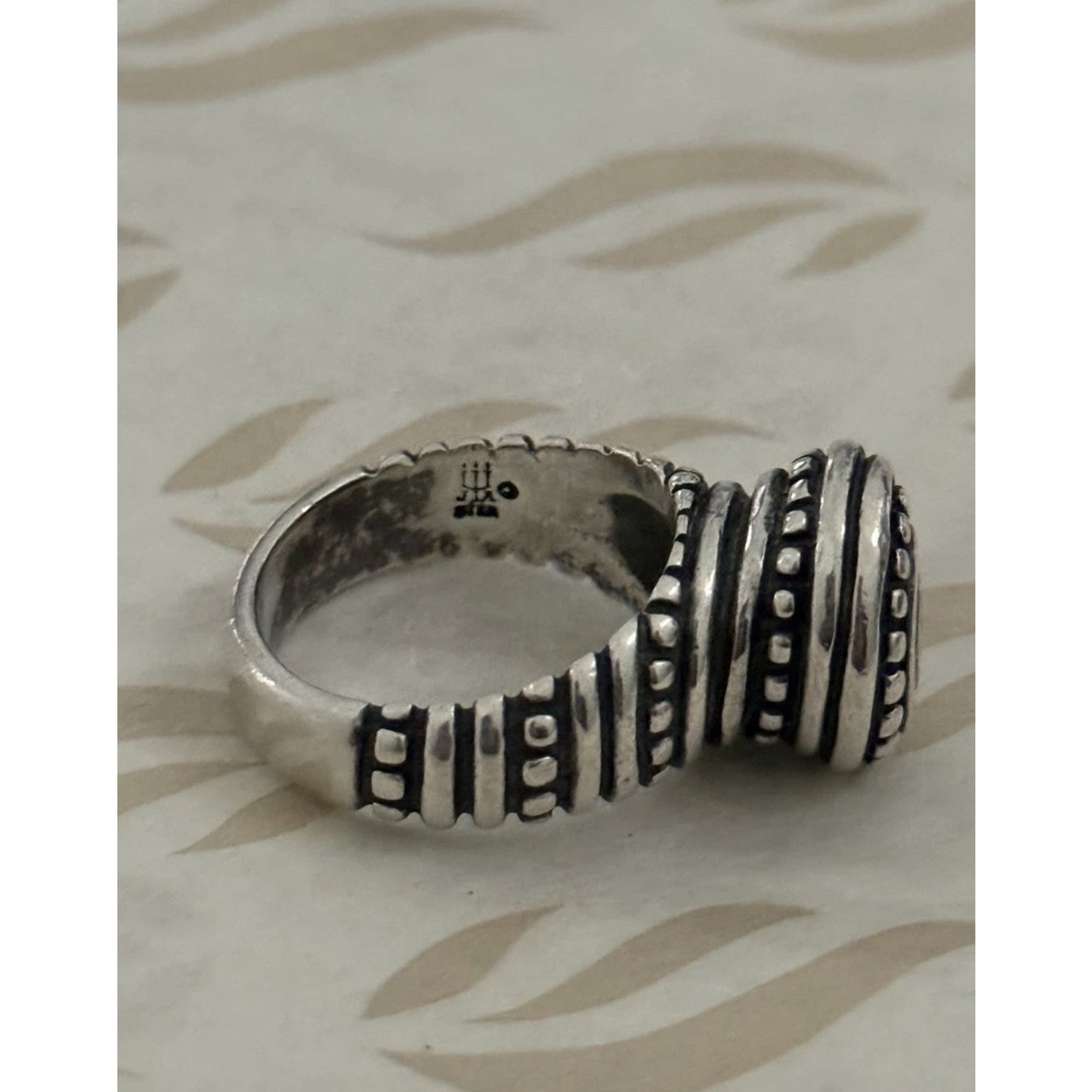 Pre owned James Avery Retired Sterling Silver African Beaded Swirl Ring Size 5.5