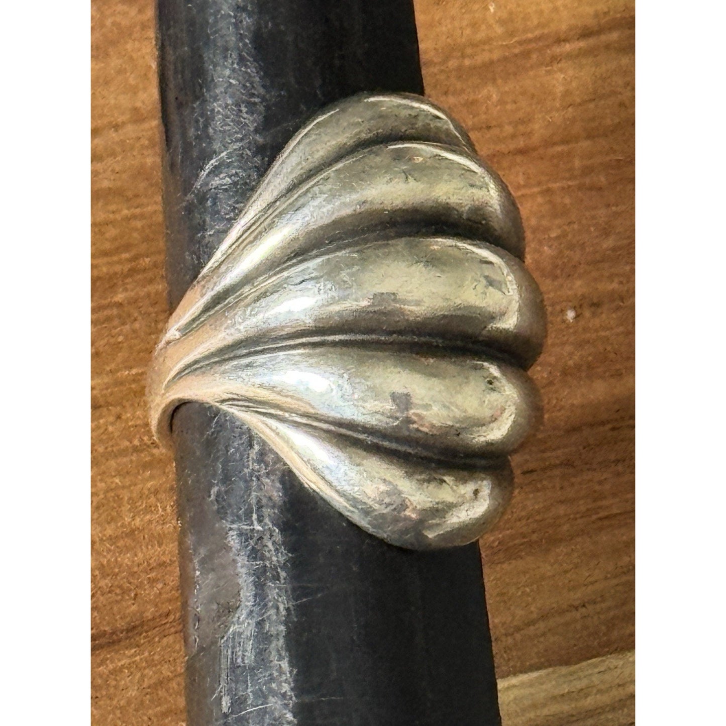 Pre Owned James Avery Vintage Retired Silver Scalloped Dome Ring Size 7.5