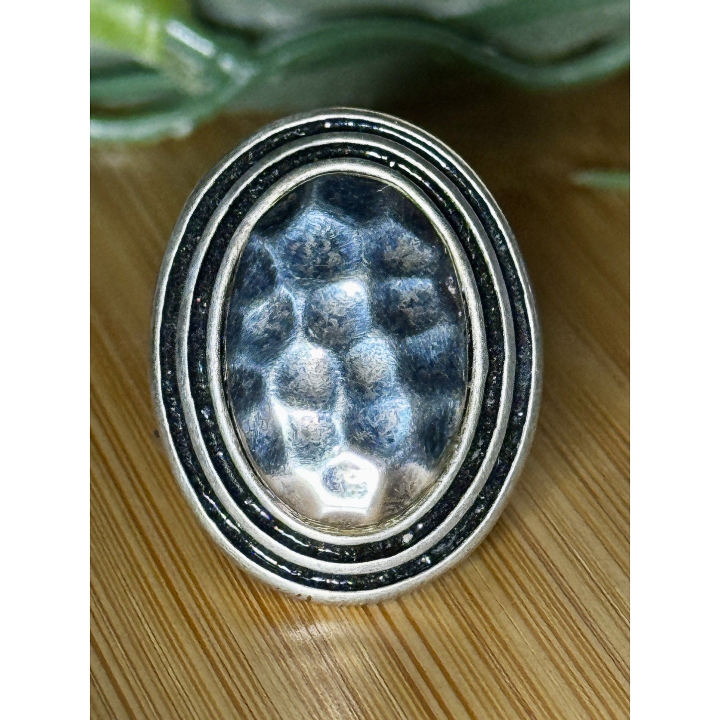 Vintage Premier Designs Hammered Oval Silver Tone Statement Ring Size 8.5 15grms