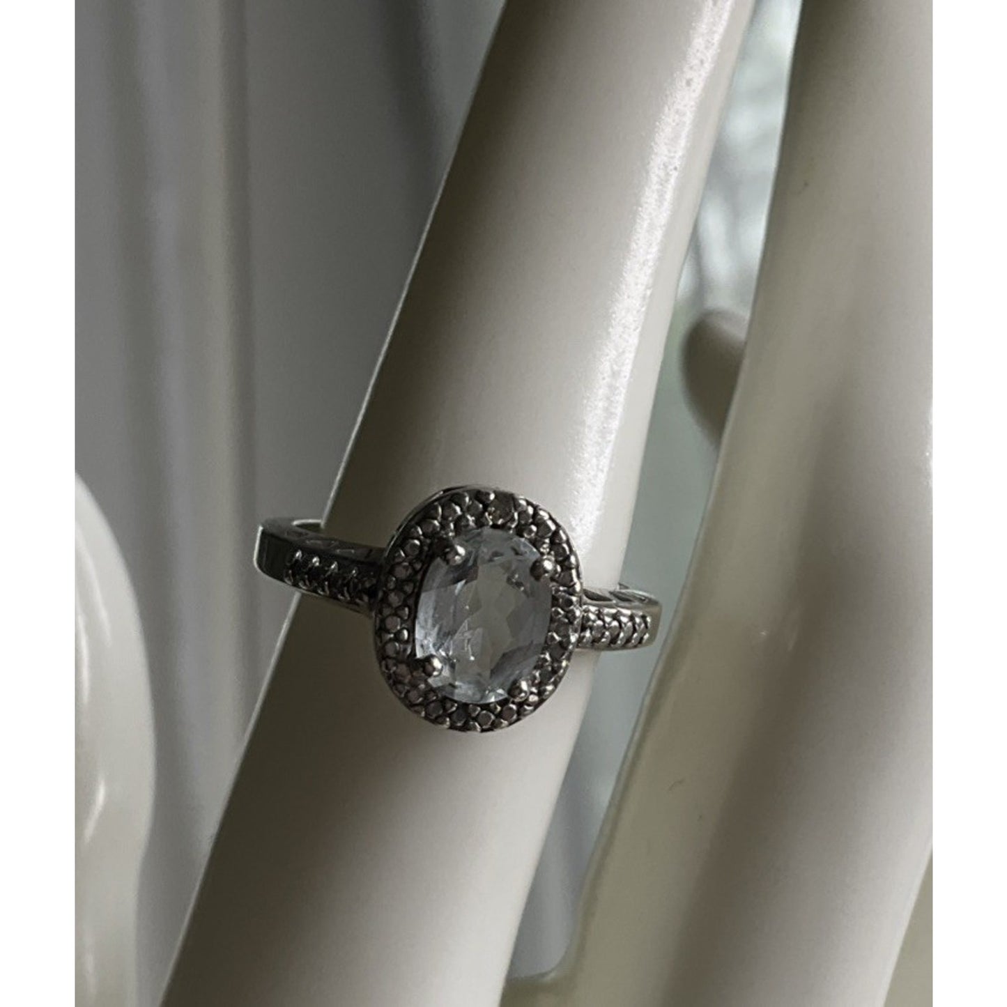 Sterling Silver 925 Oval Clear Stone Halo Ring Size 7.25